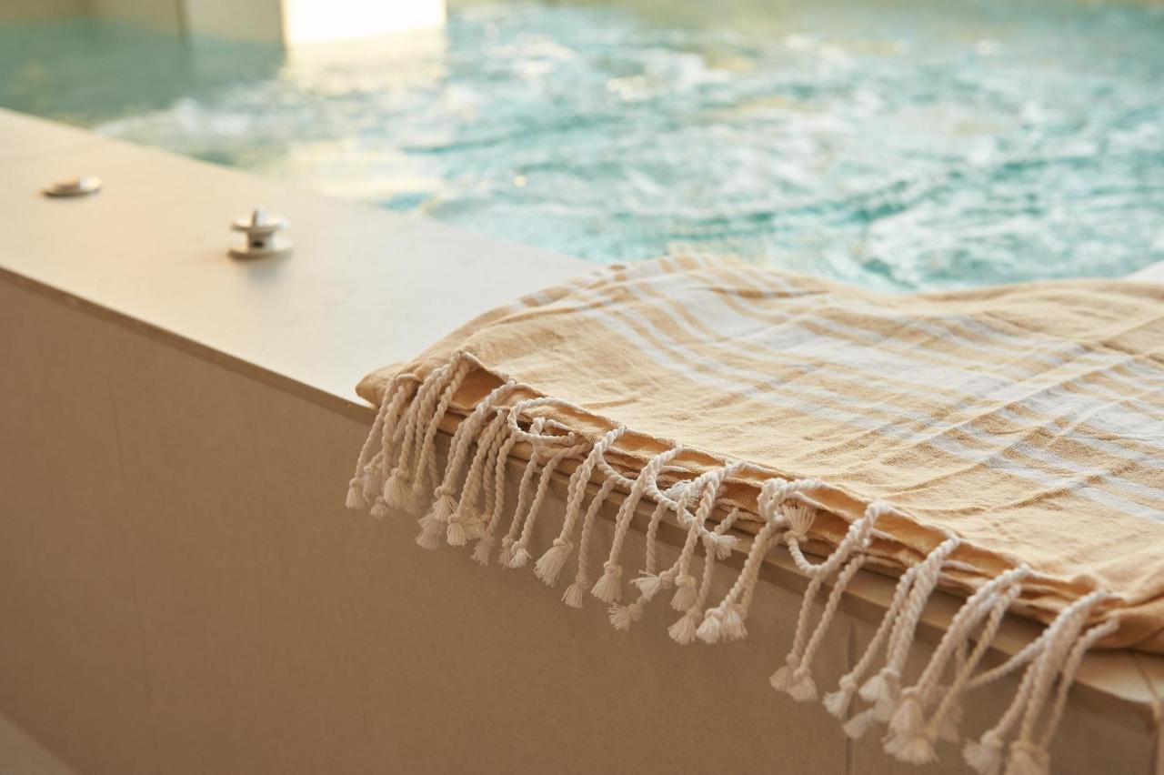 2 Bedroom Villa With Heated Swimming Pool-Spa Whirlpool-Bbq! Melidhónion エクステリア 写真
