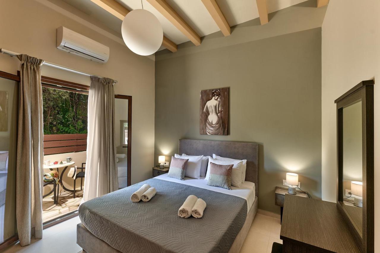 2 Bedroom Villa With Heated Swimming Pool-Spa Whirlpool-Bbq! Melidhónion エクステリア 写真